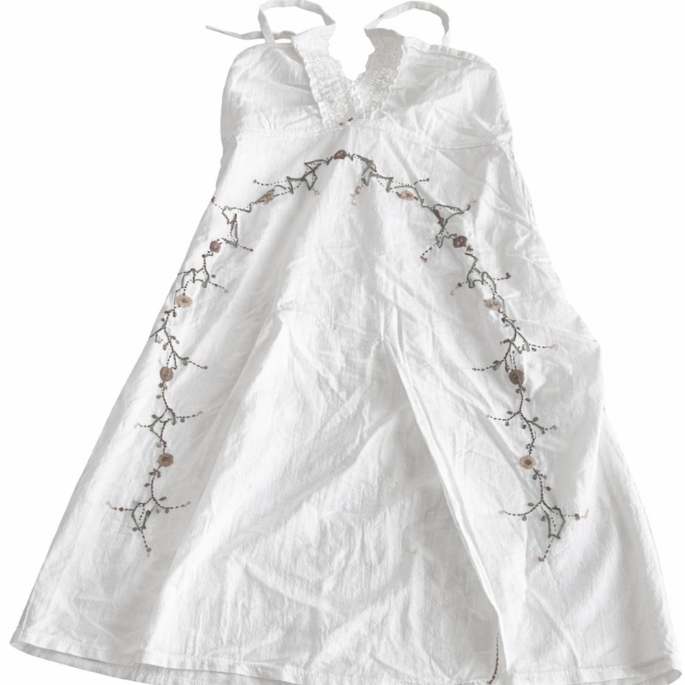 White Linen Embroidered Sleeveless Swim coverup.  M